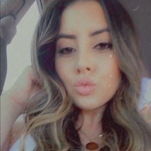 Meet your Posher, Annais